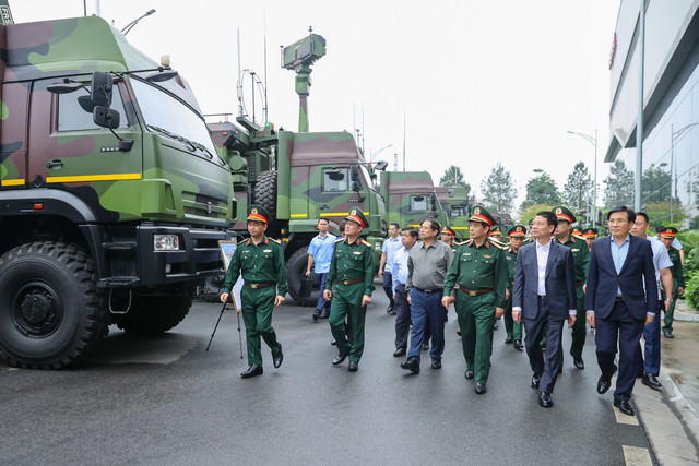 Thủ tướng Phạm Minh Chính làm việc với Tập đoàn Viettel - Hình 14 Thu tuong Pham Minh Chinh lam viec voi Tap doan Viettel-Hinh-14