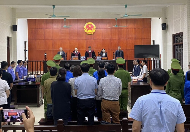 Đỗ Hữu Ca đã chiếm đoạt số tiền đặc biệt lớn, lĩnh 10 năm tù Do Huu Ca da chiem doat so tien dac biet lon, linh 10 nam tu