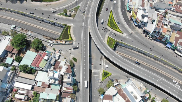 'Rung chung cu' de nang con duong chi 3km o Sai Gon-Hinh-25