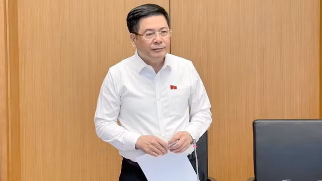 Bo truong Cong Thuong Nguyen Hong Dien: Gia xang Viet Nam thap nhat the gioi-Hinh-2