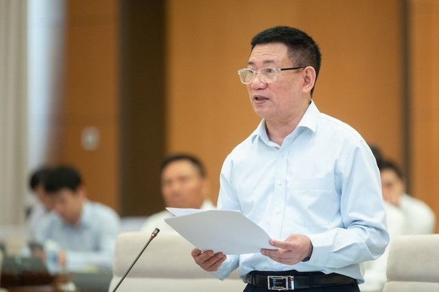 Bộ trưởng Bộ Tài chính: Người lớn làm việc nhỏ, người nhỏ làm việc lớn thì rất khó Bo truong Bo Tai chinh: Nguoi lon lam viec nho, nguoi nho lam viec lon thi rat kho