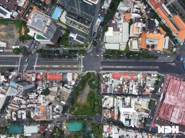 Chi tiet 2 du an bo hoang hang chuc nam, co moc um tum tren dat vang giua TP HCM-Hinh-4