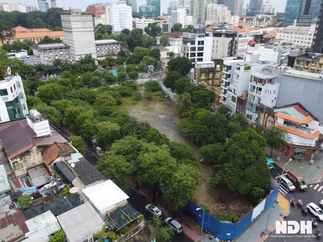 Chi tiet 2 du an bo hoang hang chuc nam, co moc um tum tren dat vang giua TP HCM-Hinh-3