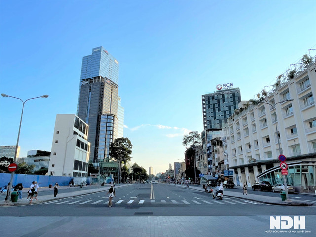 Chi tiết 2 dự án bỏ hoang hàng chục năm, cỏ mọc um tùm trên đất vàng giữa TP HCM Chi tiet 2 du an bo hoang hang chuc nam, co moc um tum tren dat vang giua TP HCM