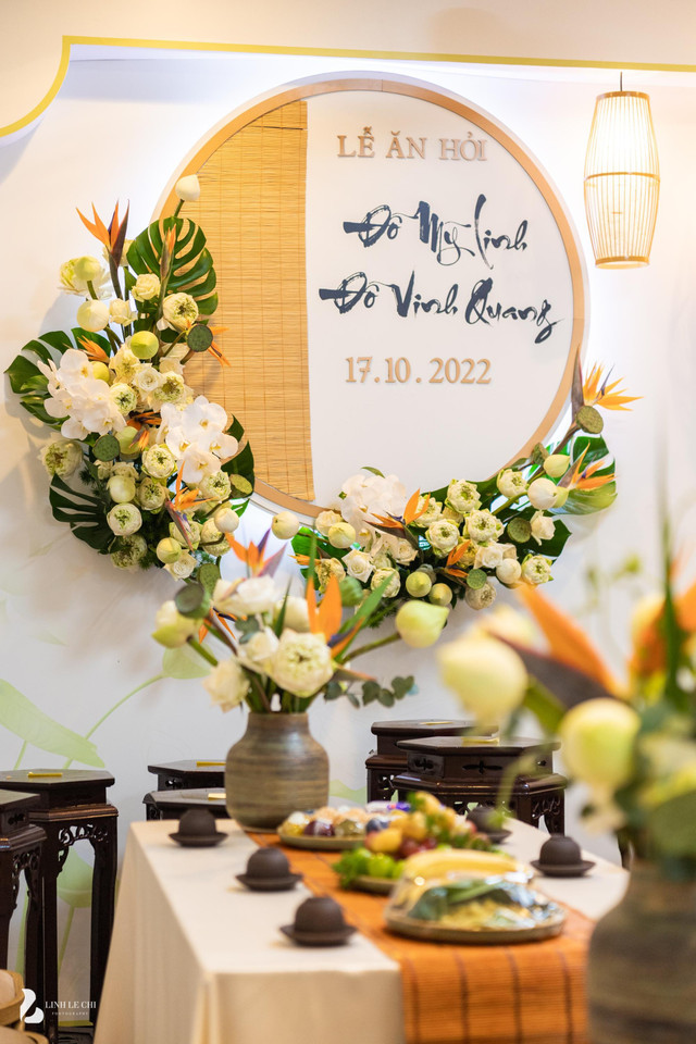 Chùm ảnh lễ ăn hỏi của thiếu gia Đỗ Quang Vinh và hoa hậu Đỗ Mỹ Linh - Hình 2 Chum anh le an hoi cua thieu gia Do Quang Vinh va hoa hau Do My Linh-Hinh-2