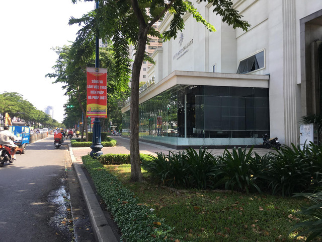 Quận 4 nói gì về Trung tâm Hội nghị tiệc cưới Riverside xây công trình hơn 261m2 trái phép? Quan 4 noi gi ve Trung tam Hoi nghi tiec cuoi Riverside xay cong trinh hon 261m2 trai phep?