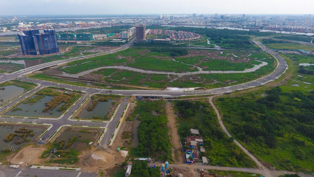 TP HCM nói về vụ 4 con đường ngàn tỷ ở Thủ Thiêm: 'Sai ngay từ đầu' - Hình 2 TP HCM noi ve vu 4 con duong ngan ty o Thu Thiem: 'Sai ngay tu dau'-Hinh-2