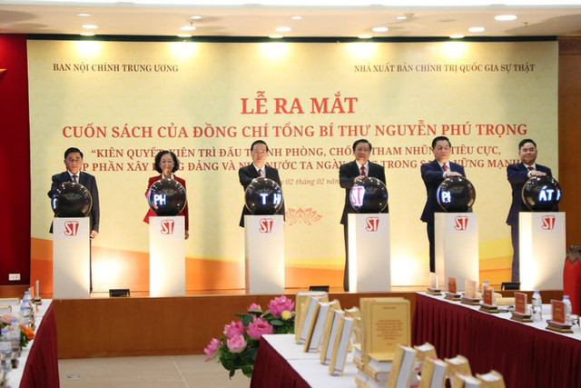 Ra mắt sách của Tổng Bí thư Nguyễn Phú Trọng về phòng, chống tham nhũng, tiêu cực - Hình 2 Ra mat sach cua Tong Bi thu Nguyen Phu Trong ve phong, chong tham nhung, tieu cuc-Hinh-2