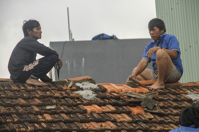 Mien Trung khan cap ung pho bao so 6-Hinh-11