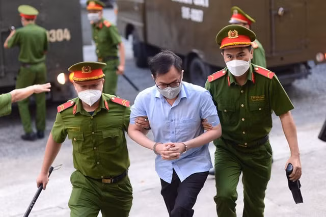 Khoi to ong Te Tri Dung vu ban re dat nen tai du an An Phu Tay