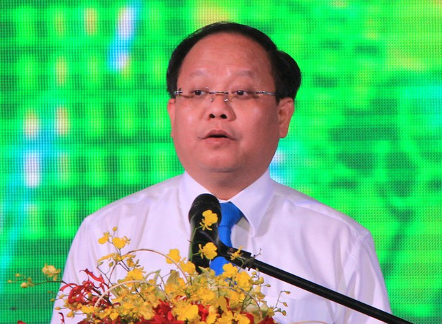 Cựu Phó bí thư TP HCM Tất Thành Cang liên quan đến sai phạm gì trước khi bị bắt? Cuu Pho bi thu TP HCM Tat Thanh Cang lien quan den sai pham gi truoc khi bi bat?