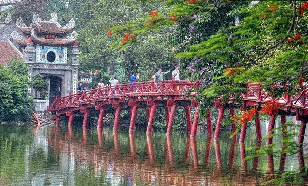 Những đền, chùa nổi tiếng linh thiêng nhất định phải ghé thăm dịp Tết tại Hà Nội - Hình 6 Nhung den, chua noi tieng linh thieng nhat dinh phai ghe tham dip Tet tai Ha Noi-Hinh-6