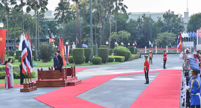 Thủ tướng Thái Lan Prayuth Chan-o-cha chủ trì lễ đón Chủ tịch nước Nguyễn Xuân Phúc và phu nhân - Hình 10 Thu tuong Thai Lan Prayuth Chan-o-cha chu tri le don Chu tich nuoc Nguyen Xuan Phuc va phu nhan-Hinh-10