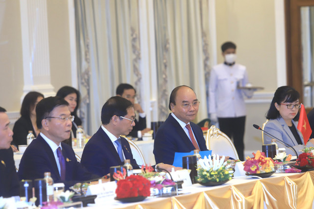 Thủ tướng Thái Lan Prayuth Chan-o-cha chủ trì lễ đón Chủ tịch nước Nguyễn Xuân Phúc và phu nhân - Hình 16 Thu tuong Thai Lan Prayuth Chan-o-cha chu tri le don Chu tich nuoc Nguyen Xuan Phuc va phu nhan-Hinh-16