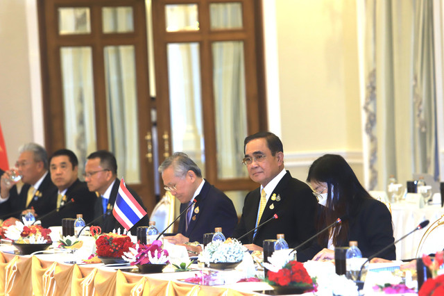 Thủ tướng Thái Lan Prayuth Chan-o-cha chủ trì lễ đón Chủ tịch nước Nguyễn Xuân Phúc và phu nhân - Hình 17 Thu tuong Thai Lan Prayuth Chan-o-cha chu tri le don Chu tich nuoc Nguyen Xuan Phuc va phu nhan-Hinh-17