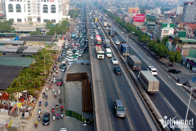 Tân Giám đốc Sở Giao thông Vận tải Hà Nội Nguyễn Phi Thường và những 'điểm nóng' cần giải quyết - Hình 2 Tan Giam doc So Giao thong Van tai Ha Noi Nguyen Phi Thuong va nhung 'diem nong' can giai quyet-Hinh-2
