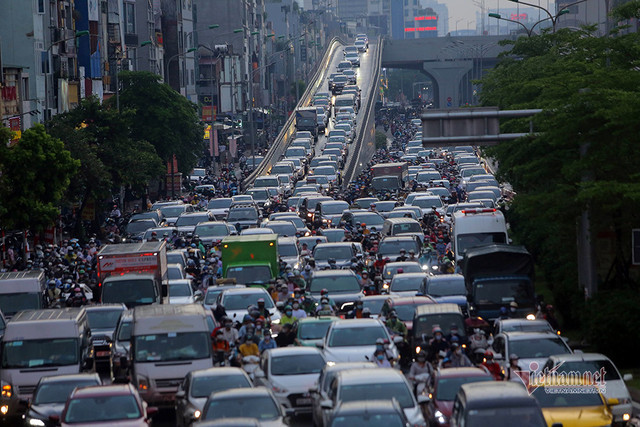 Tân Giám đốc Sở Giao thông Vận tải Hà Nội Nguyễn Phi Thường và những 'điểm nóng' cần giải quyết - Hình 3 Tan Giam doc So Giao thong Van tai Ha Noi Nguyen Phi Thuong va nhung 'diem nong' can giai quyet-Hinh-3