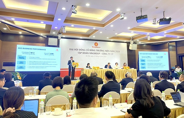 Chủ tịch VINGroup Phạm Nhật Vượng: VinFast là sứ mệnh, là danh dự - Hình 2 Chu tich VINGroup Pham Nhat Vuong: VinFast la su menh, la danh du-Hinh-2