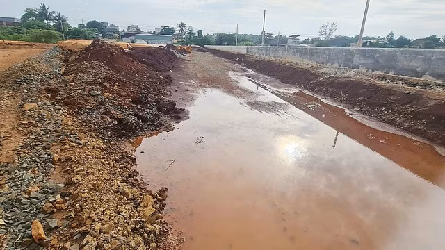 Binh Phuoc: Dan to nha thau thi cong duong Nguyen Thai Hoc khong dam bao chat luong-Hinh-6