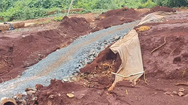 Binh Phuoc: Dan to nha thau thi cong duong Nguyen Thai Hoc khong dam bao chat luong-Hinh-8