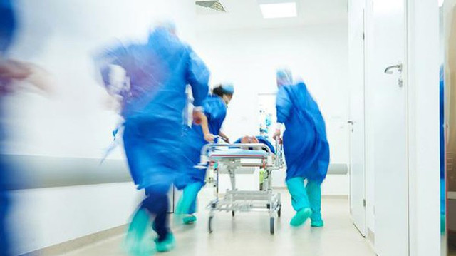 Người phụ nữ 65 tuổi xăm chân mày làm đẹp đã tử vong Nguoi phu nu 65 tuoi xam chan may lam dep da tu vong