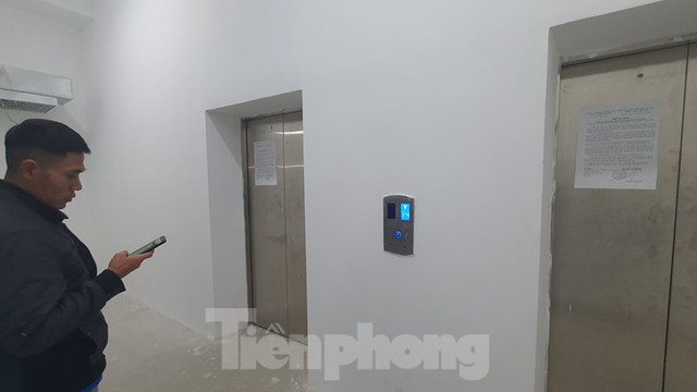 Sống chui trong chung cư chưa nghiệm thu, cư dân sợ hãi vì thang máy rơi tự do - Hình 4 Song chui trong chung cu chua nghiem thu, cu dan so hai vi thang may roi tu do-Hinh-4