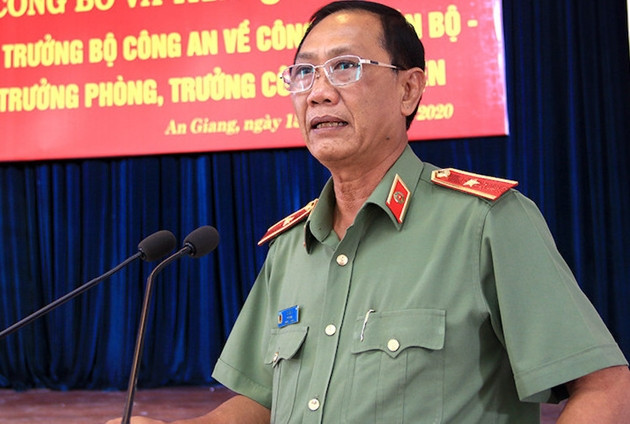 Nguyên Giám đốc Công an An Giang Bùi Bé Tư bị cách hết các chức vụ trong Đảng Nguyen Giam doc Cong an An Giang Bui Be Tu bi cach het cac chuc vu trong Dang