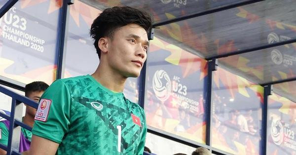 Điểm lại 4 sai lầm của thủ môn Bùi Tiến Dũng khiến cổ động viên tan vỡ niềm tin Diem lai 4 sai lam cua thu mon Bui Tien Dung khien co dong vien tan vo niem tin