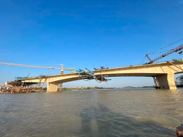 Cac doanh nghiep ram ro xin chi dinh thau cao toc Bac - Nam