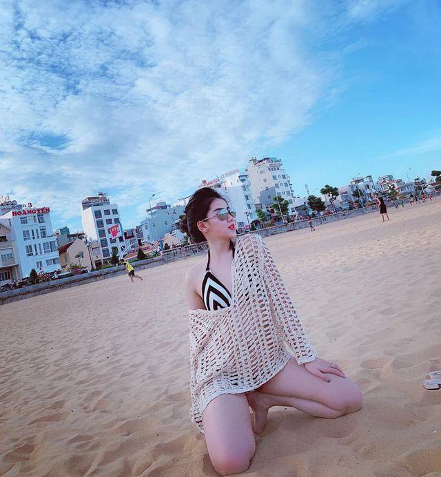 4 nữ cổ động viên bóng đá đẹp hơn hotgirl, mặc đồ cực nóng bỏng - Hình 7 4 nu co dong vien bong da dep hon hotgirl, mac do cuc nong bong-Hinh-7