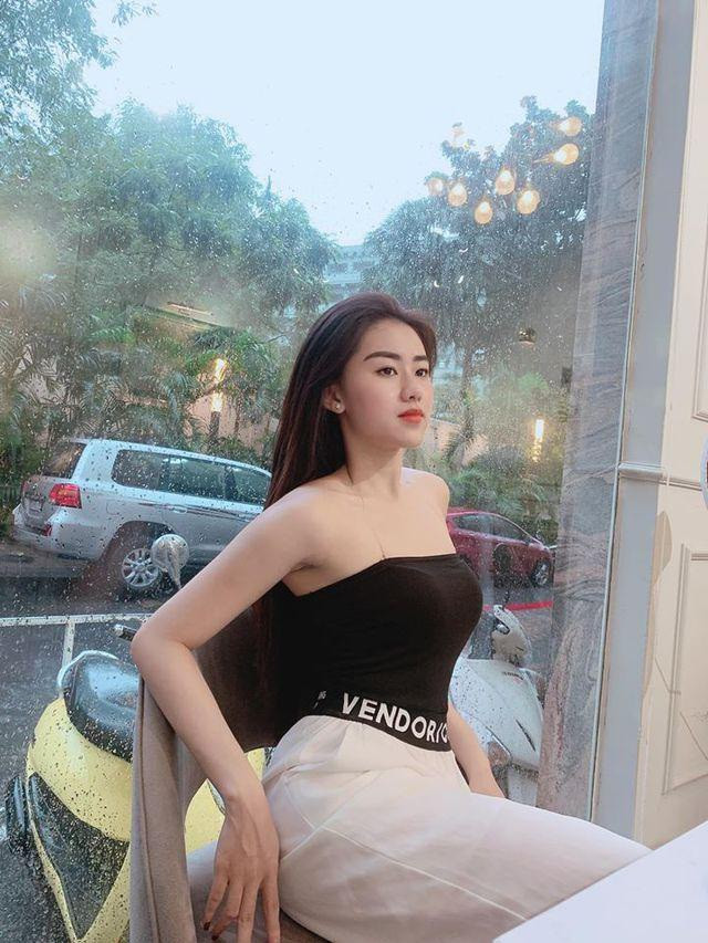 4 nữ cổ động viên bóng đá đẹp hơn hotgirl, mặc đồ cực nóng bỏng - Hình 6 4 nu co dong vien bong da dep hon hotgirl, mac do cuc nong bong-Hinh-6