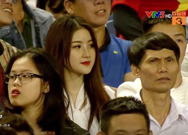 4 nữ cổ động viên bóng đá đẹp hơn hotgirl, mặc đồ cực nóng bỏng 4 nu co dong vien bong da dep hon hotgirl, mac do cuc nong bong