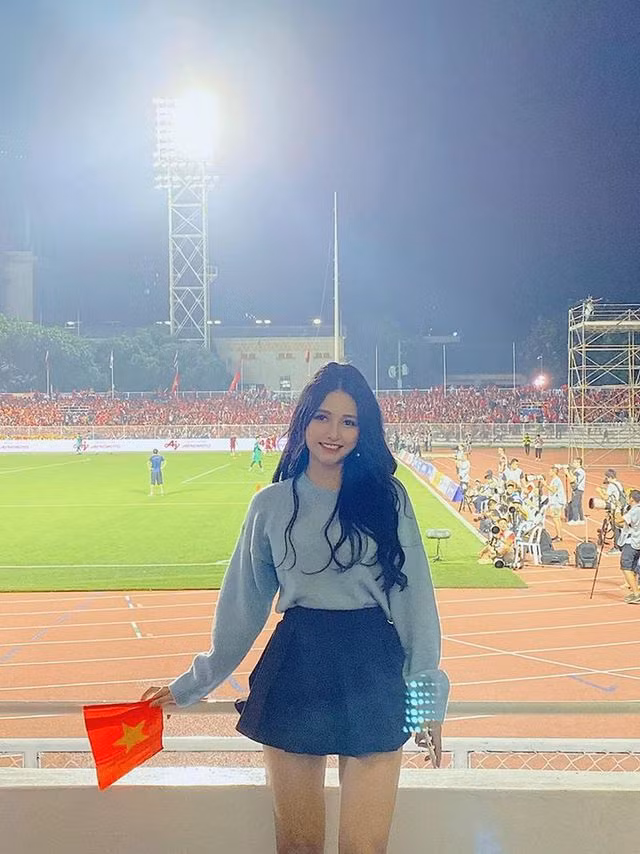 4 nu co dong vien bong da dep hon hotgirl, mac do cuc nong bong-Hinh-11