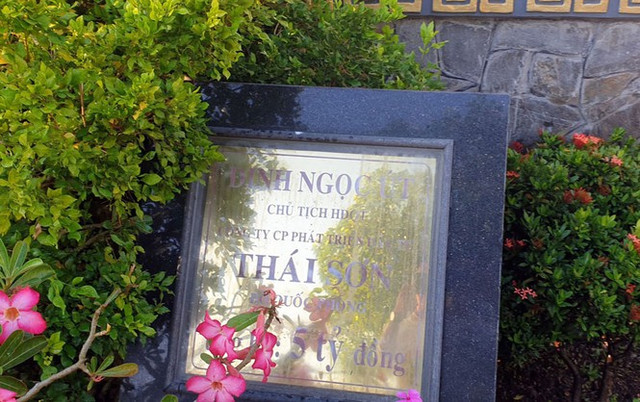 Thượng tá Út 'trọc' tài trợ 5 tỷ cho gia đình nguyên Bí thư Hậu Giang xây phủ đường? - Hình 2 Thuong ta Ut 'troc' tai tro 5 ty cho gia dinh nguyen Bi thu Hau Giang xay phu duong?-Hinh-2