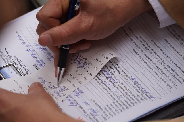 Uống 2 chén rượu, người đàn ông đi xe máy bị phạt 7 triệu đồng - Hình 3 Uong 2 chen ruou, nguoi dan ong di xe may bi phat 7 trieu dong-Hinh-3