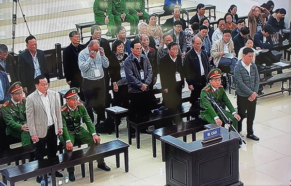 Vũ 'nhôm' được 2 cựu Chủ tịch Đà Nẵng tiếp tay gom đất gây thiệt hại 22.000 tỷ như thế nào? Vu 'nhom' duoc 2 cuu Chu tich Da Nang tiep tay gom dat gay thiet hai 22.000 ty nhu the nao?