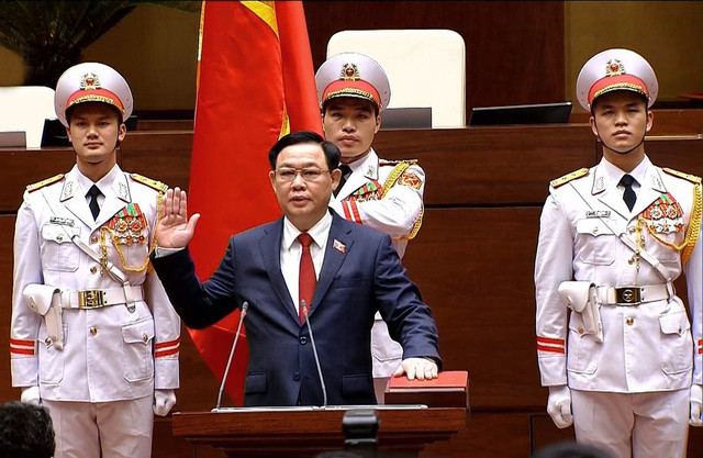 Bí thư Hà Nội Vương Đình Huệ được bầu làm Chủ tịch Quốc hội - Hình 2 Bi thu Ha Noi Vuong Dinh Hue duoc bau lam Chu tich Quoc hoi-Hinh-2