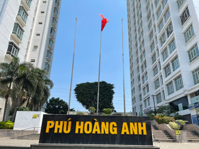 Bỏ tiền tỷ mua chung cư Phú Hoàng Anh, cư dân vẫn không được vào ở - Hình 2 Bo tien ty mua chung cu Phu Hoang Anh, cu dan van khong duoc vao o-Hinh-2