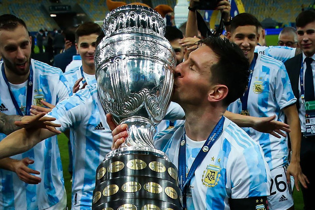 Cách kiếm tiền của siêu sao Lionel Messi - Hình 6 Cach kiem tien cua sieu sao Lionel Messi-Hinh-6