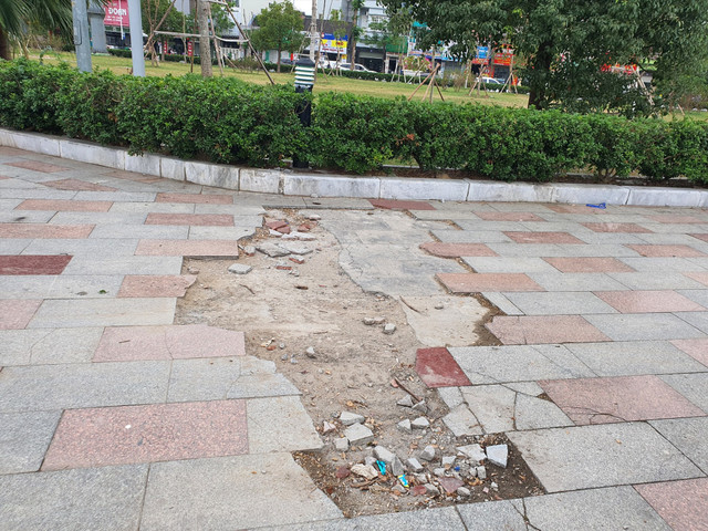 Dự án chỉnh trang sông Tam Bạc chưa bàn giao, quyết toán nhưng đã hư hỏng - Hình 22 Du an chinh trang song Tam Bac chua ban giao, quyet toan nhung da hu hong-Hinh-22