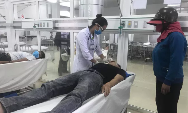 2 công an 'choảng nhau' khiến 1 người vỡ xương hàm 2 cong an 'choang nhau' khien 1 nguoi vo xuong ham