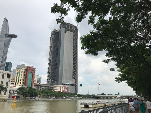 Capella Holdings tiếp tục cơi nới cao ốc The One Saigon dù bị phạt nhiều lần Capella Holdings tiep tuc coi noi cao oc The One Saigon du bi phat nhieu lan