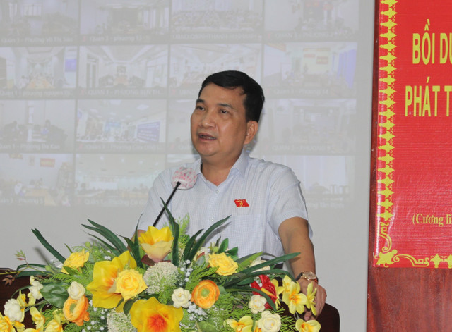Phó Giám đốc Công an TP HCM Nguyễn Sỹ Quang: Bà con bức bách lắm mới về quê Pho Giam doc Cong an TP HCM Nguyen Sy Quang: Ba con buc bach lam moi ve que