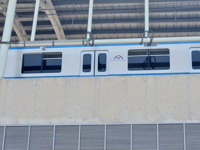 Hình ảnh tàu metro số 1 lăn bánh chạy thử gần 10km - Hình 11 Hinh anh tau metro so 1 lan banh chay thu gan 10km-Hinh-11