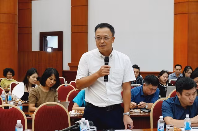 UBCK yeu cau VPS dung hoat dong chia nho bat dong san von 10.000 dong de ban