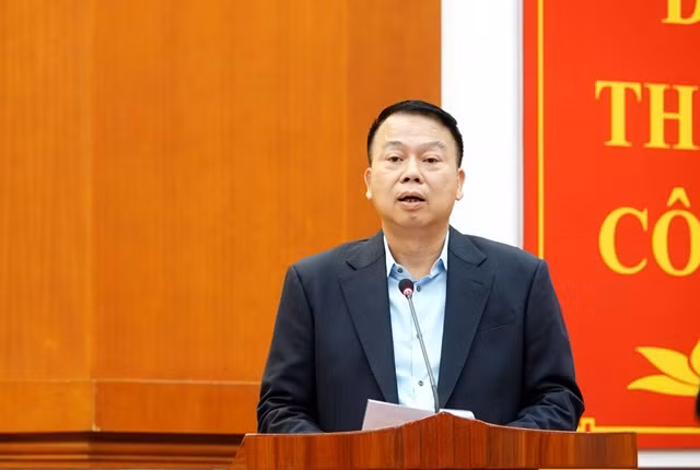 UBCK yeu cau VPS dung hoat dong chia nho bat dong san von 10.000 dong de ban-Hinh-2