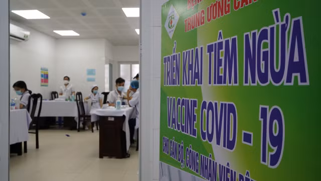 116 nhan vien y te o Can Tho da duoc tiem vac xin phong COVID-19