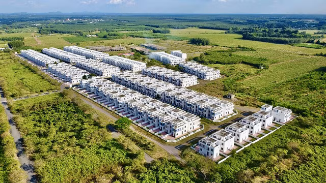 Can canh 500 can biet thu xay khong phep cua Cong ty co phan dau tu LDG o Dong Nai-Hinh-3