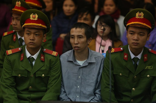 Xét xử vụ nữ sinh giao gà ở Điện Biên bị giết: Hỗn loạn xảy ra ở phòng xử án - Hình 3 Xet xu vu nu sinh giao ga o Dien Bien bi giet: Hon loan xay ra o phong xu an-Hinh-3