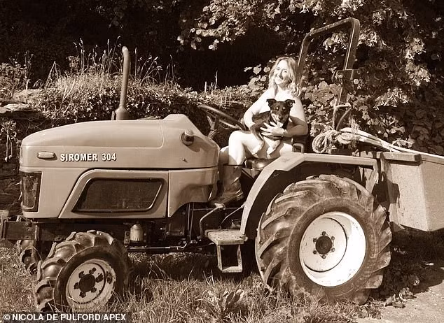 Bộ ảnh lịch khoả thân ngắm mãi không chán của những nữ nông dân - Hình 5 Bo anh lich khoa than ngam mai khong chan cua nhung nu nong dan-Hinh-5